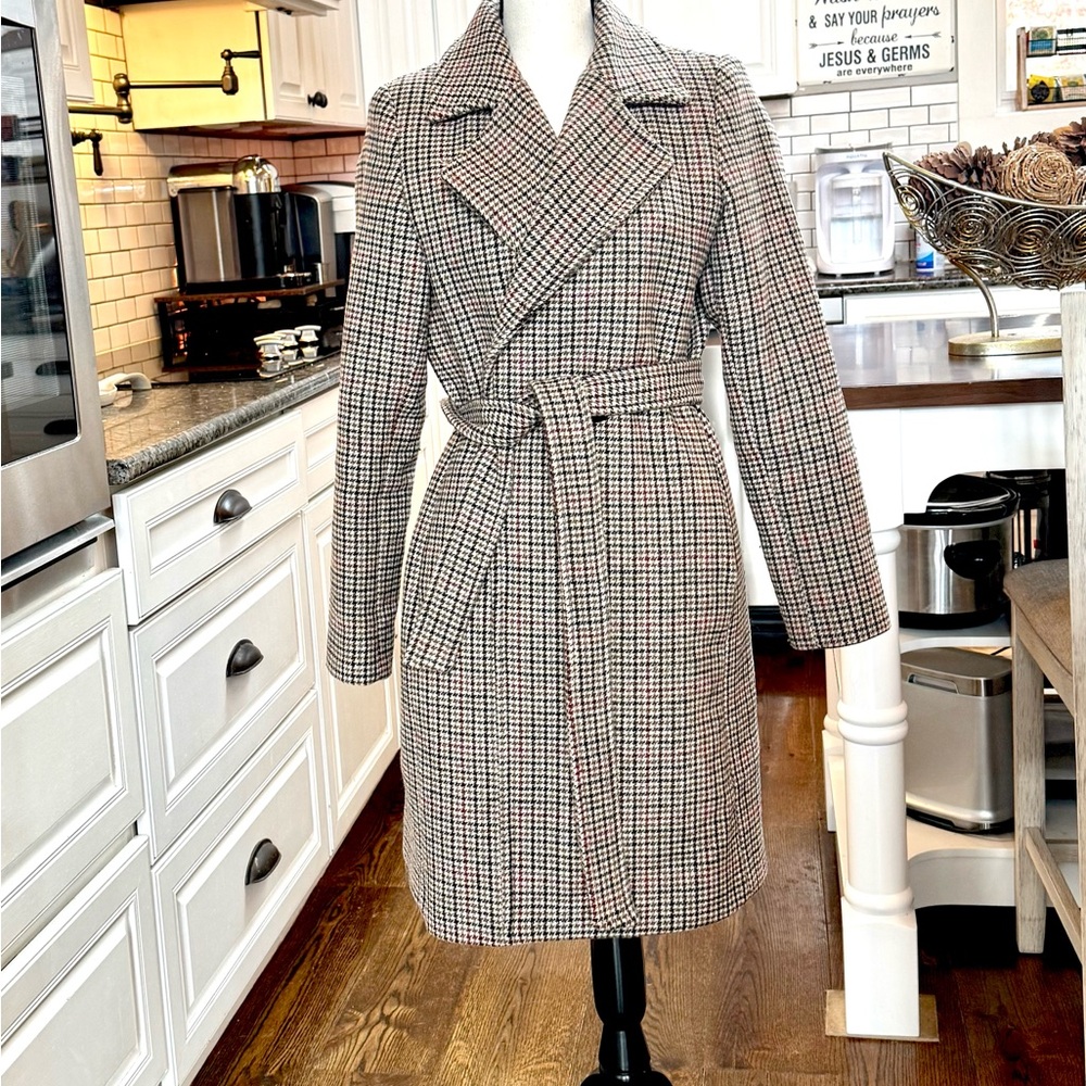 COLE HAAN Plaid Wool Coat with Blue/Maroon/Tan Accents - Size 8